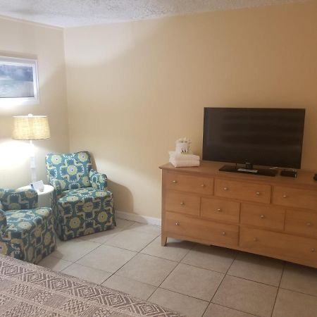 Pennwood Motor Lodge Себастиан Екстериор снимка