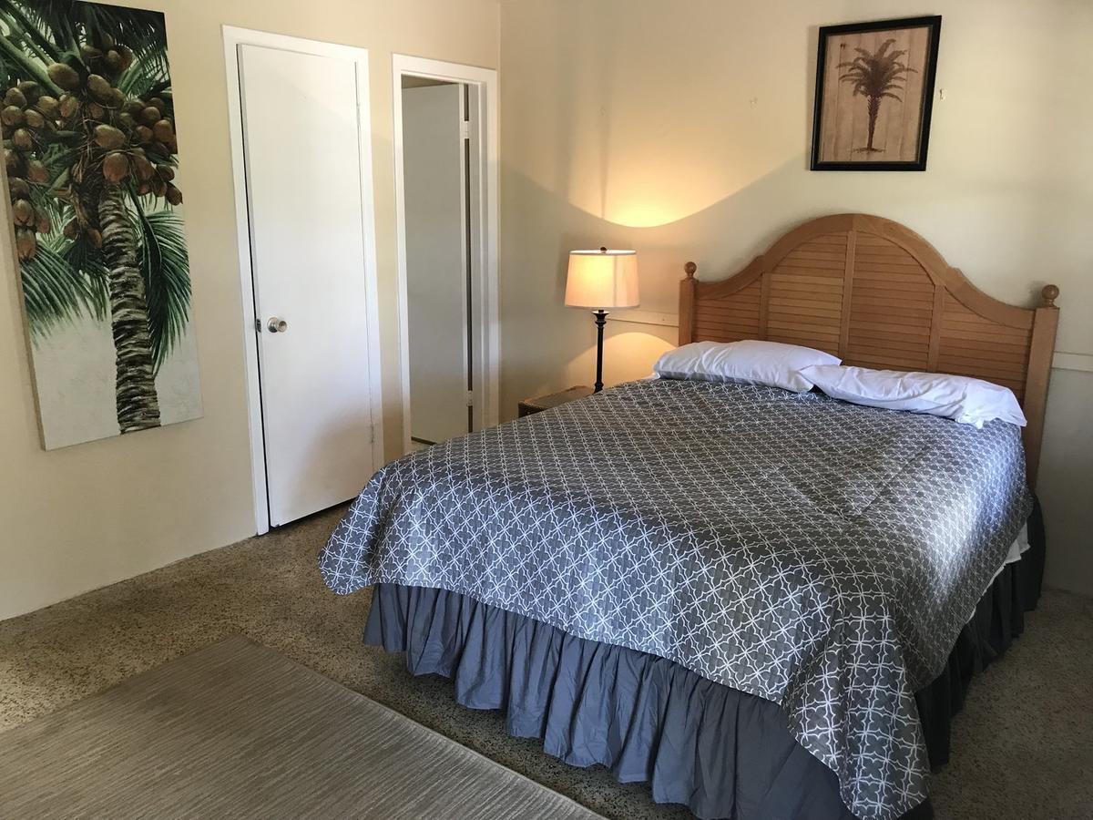 Pennwood Motor Lodge Себастиан Екстериор снимка