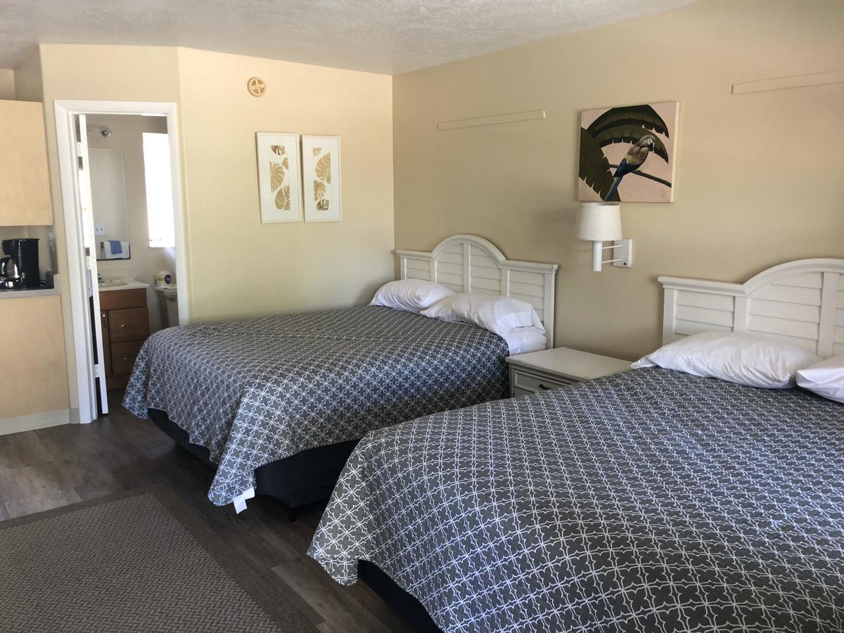 Pennwood Motor Lodge Себастиан Екстериор снимка